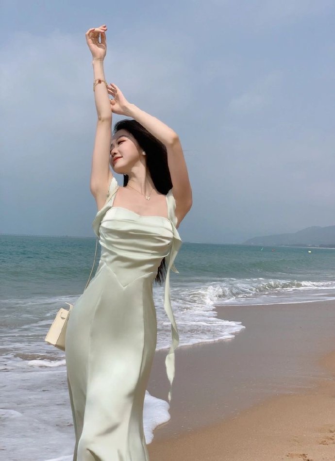 办公间隙也能画中画 · 科幻